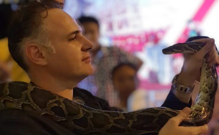 Profil de Refik